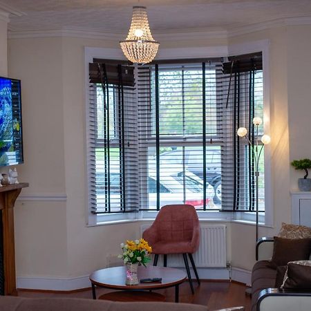 Royale Green View House- Free Parking, Wifi, Perfect For Contractors And Holiday 노샘프턴 외부 사진