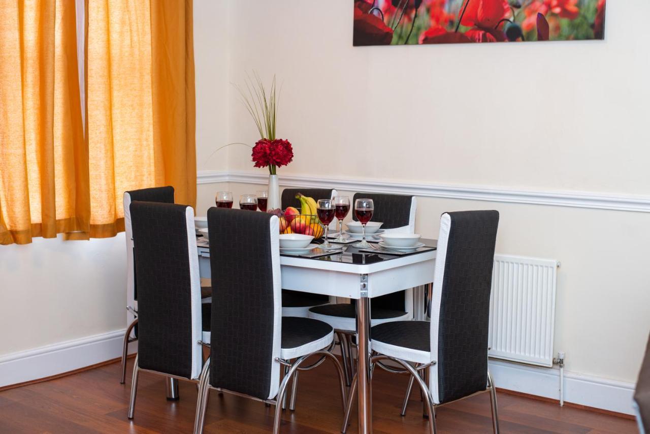 Royale Green View House- Free Parking, Wifi, Perfect For Contractors And Holiday 노샘프턴 외부 사진