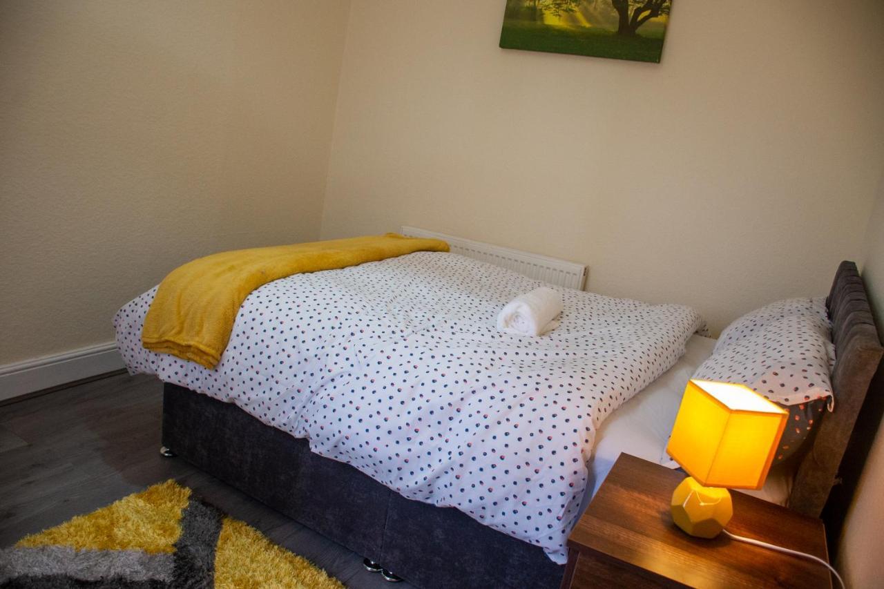 Royale Green View House- Free Parking, Wifi, Perfect For Contractors And Holiday 노샘프턴 외부 사진