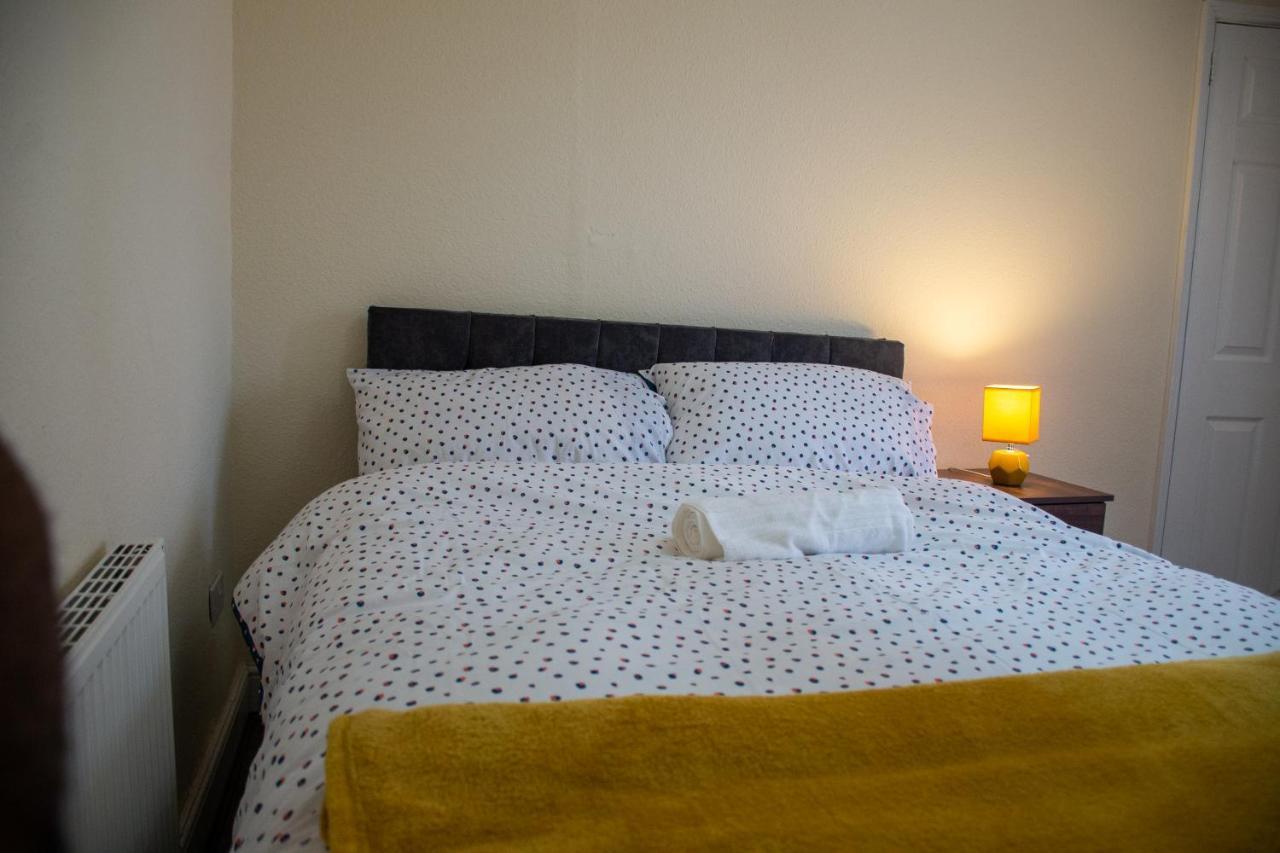 Royale Green View House- Free Parking, Wifi, Perfect For Contractors And Holiday 노샘프턴 외부 사진